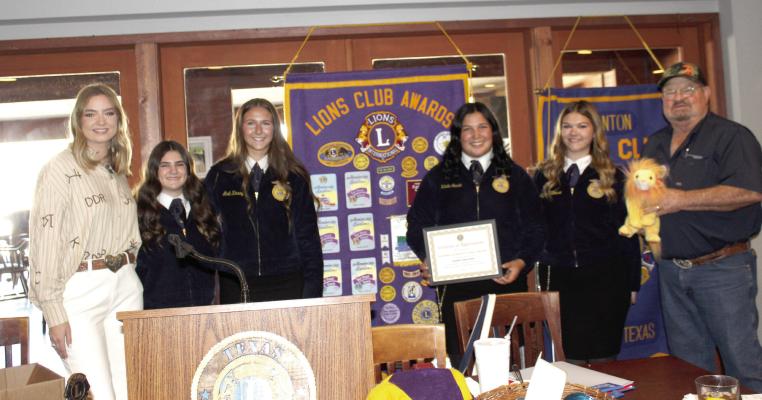 Canton High School Future Farmers of America (FFA) students were the guest speakers Nov. 5 during the weekly Canton Lions Club Luncheon held at the Van Zandt Country Club. Introducing the group of CHS FFA students was Canton Lions Club President Sandy Sims, far right. Photo by Susan Harris