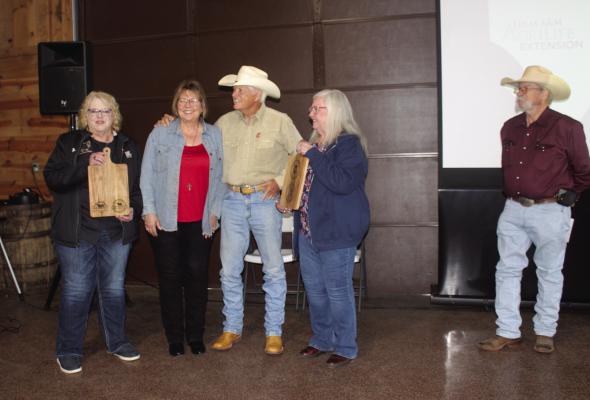 Lana and Ron Gabriel, second and third from left, the owners of the Gabriel Ranch in Grand Saline, received recognition from the Upper Sabine Cattlemen’s Conference May 2 for hosting the event. Photos by Susan Harris