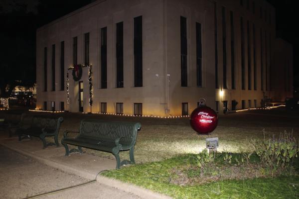 Decorations are being put up around the Van Zandt County Courthouse in downtown Canton as preparations for the annual Snow Day Festival and Lighted Christmas Parade schedule for Saturday, Dec. 7 continue. Snow Day Festival activities will begin at 3 p.m. followed by the parade at 6:30 p.m. Photo by Susan Harris