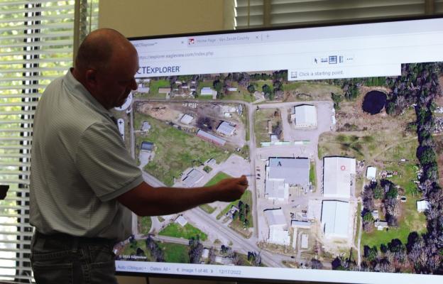 Through a power-point presentation, Van Zandt County Pct. 4 Commissioner Brandon Barton discussed traffic control measures for VZCR 4500 during the regular meeting of the VZC Commissioners Court Aug. 25. Photo by David Barber