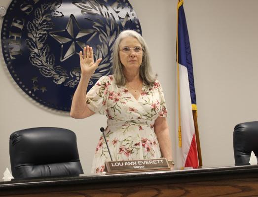 Canton Mayor Lou Ann Everett-Berry was administered the oath of office as she begins another term as mayor. The oath of office was administered to Everett-Berry and council member Randon Sumner May 20 during the regular monthly meeting of the Van City Council. Photo by Susan Harris