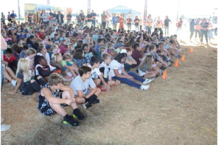 Fourth grade students attend annual VZC Farm Bureau Ag Days