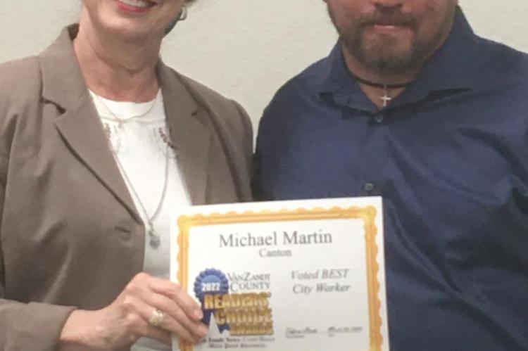 Canton Mayor Lou Ann Everett presented Michael Martin with a certificate for being voted BEST City Worker in the 2022 VZC Readers’ Choice Awards.