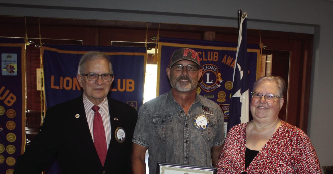 Van Zandt County Elections Administrator Shannon Maddox and VZC Judge Andy Reese, far left, were the guest speakers Oct. 14 during the weekly Canton Lions Club Luncheon at the Van Zandt Country Club. They were presented with a ‘Certificate of Appreciation’ by Canton Lions Club First Vice-President Tony Matukonis. Photos by David Barber